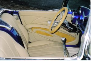 Blue_vette_interior_April_2006.jpg